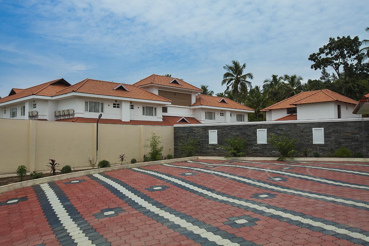 Le Coffee Resort Sultan Bathery Exterior photo